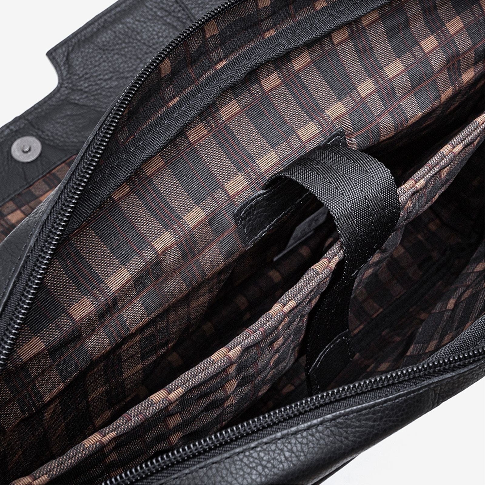 Bolsa Carteiro em Couro Preto